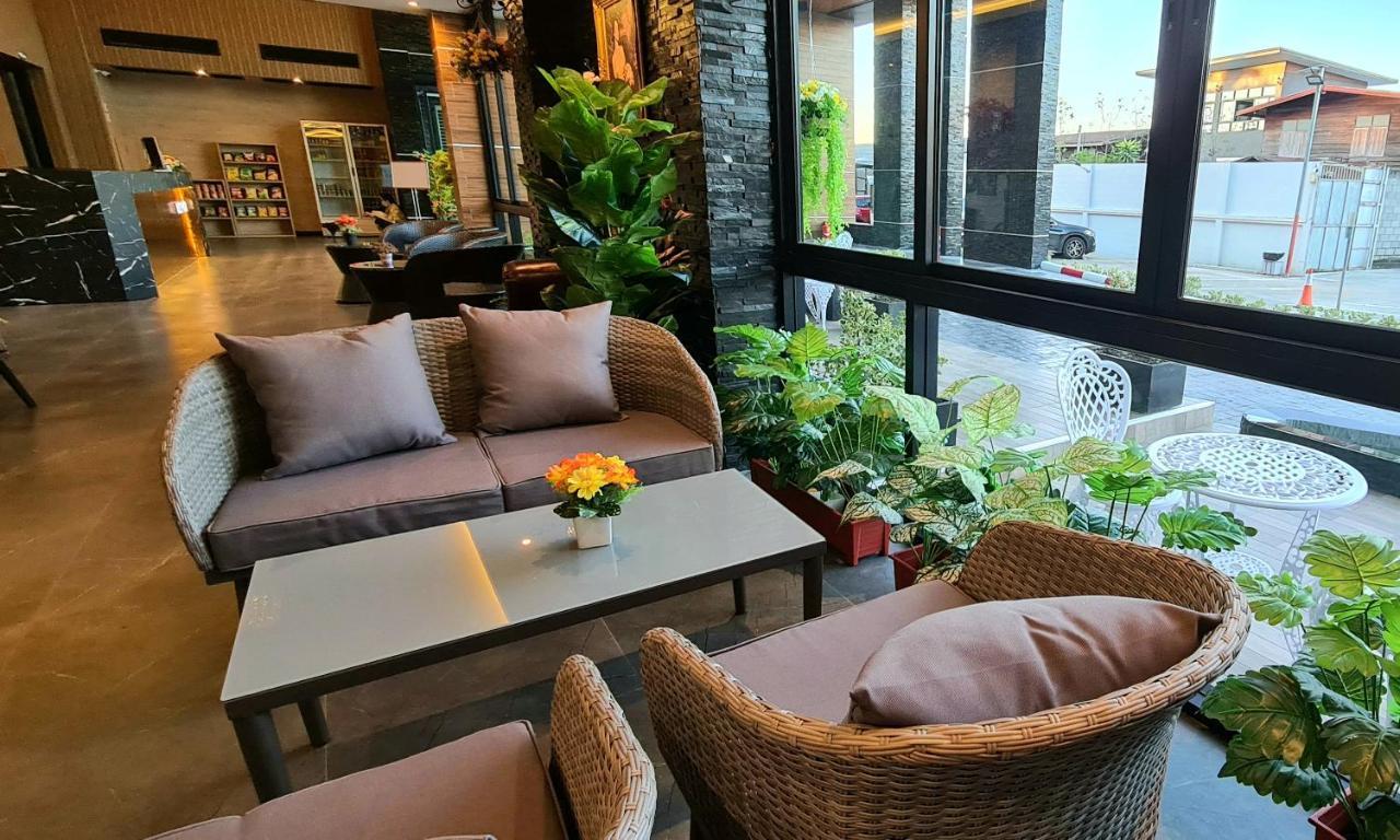 The Room Boutique Hotel Sakon Nakhon Exterior photo